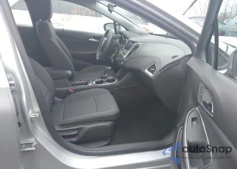 2019 Chevrolet Cruze Ls z USA, uszkodzony, nr VIN 3G1BC6SM6KS561441